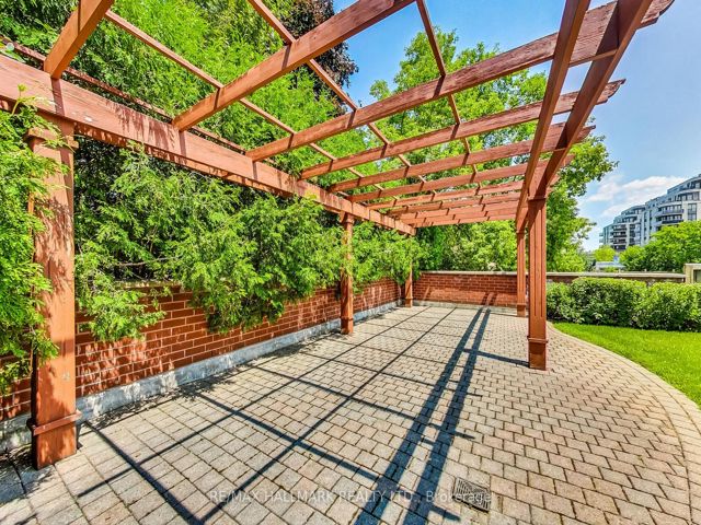 405 - 800 Sheppard Ave