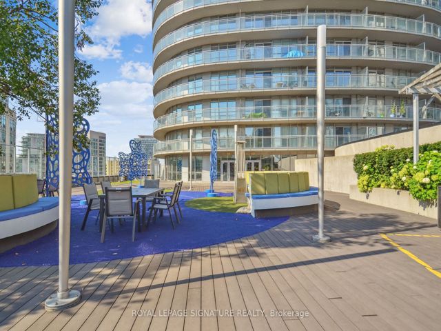 223 - 38 Dan Leckie Way