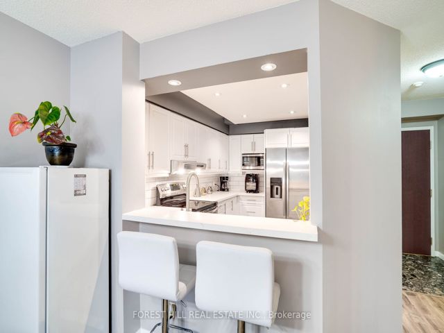PH214 - 1121 Steeles Ave W