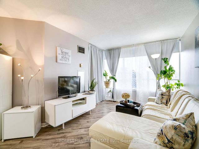 PH214 - 1121 Steeles Ave W