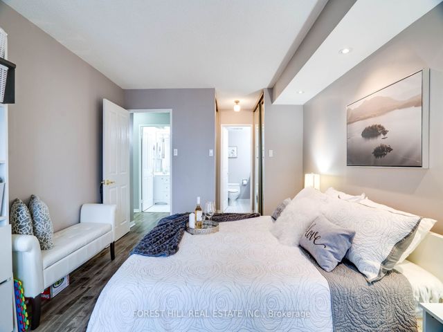 PH214 - 1121 Steeles Ave W