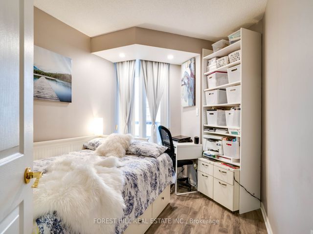 PH214 - 1121 Steeles Ave W