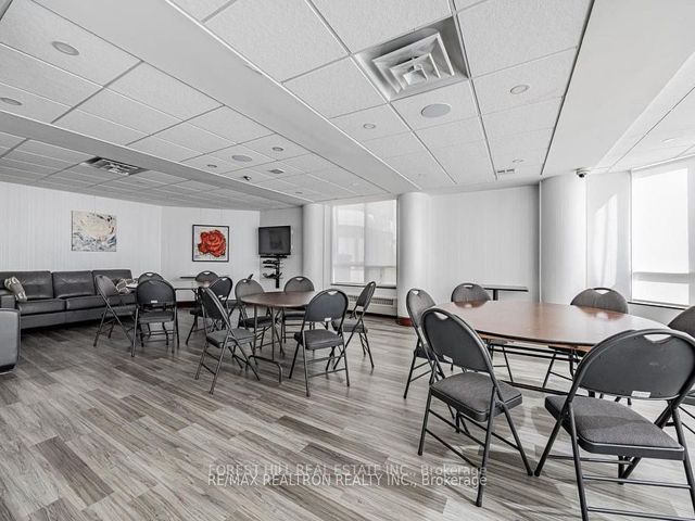 PH214 - 1121 Steeles Ave W