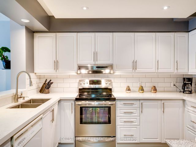 PH214 - 1121 Steeles Ave W