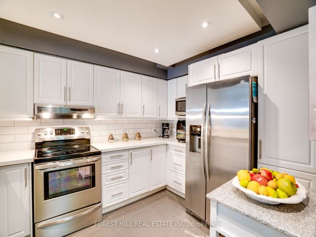 PH214 - 1121 Steeles Ave W