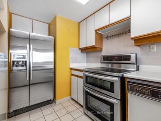 1102A - 5444 Yonge St