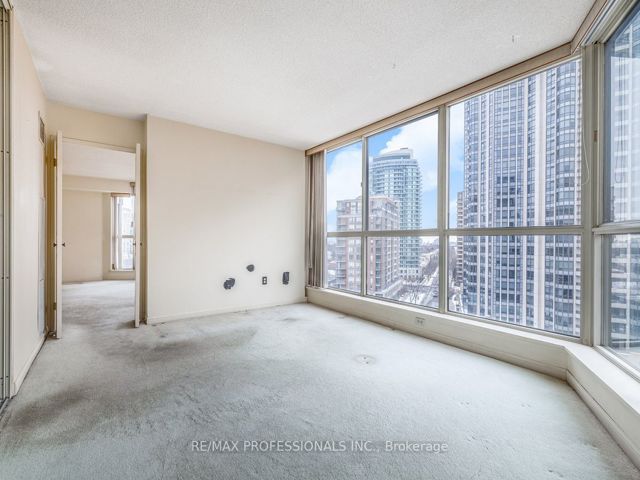 1102A - 5444 Yonge St