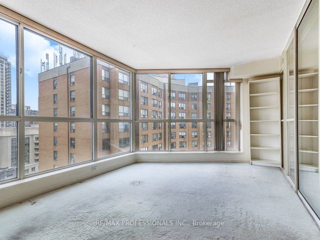 1102A - 5444 Yonge St