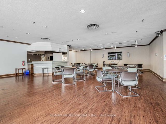 1102A - 5444 Yonge St