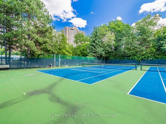1102A - 5444 Yonge St
