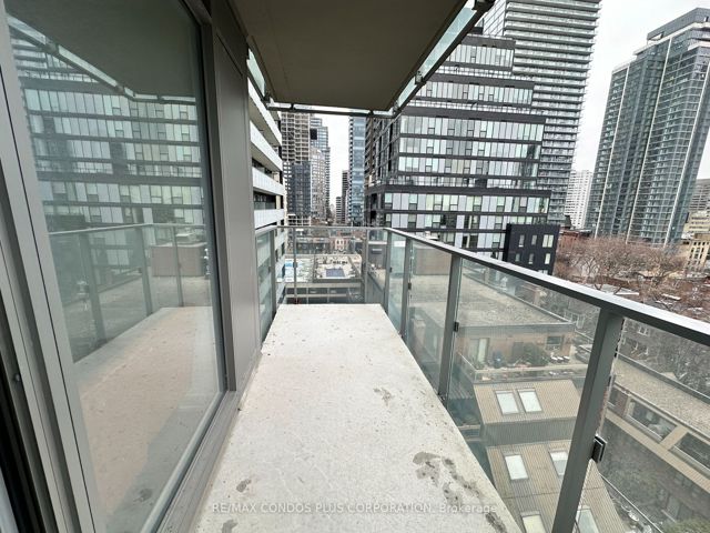 1202 - 50 Wellesley St E