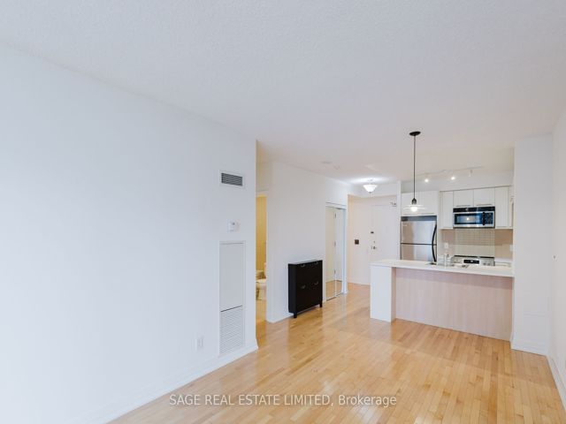 2805 - 25 Carlton St