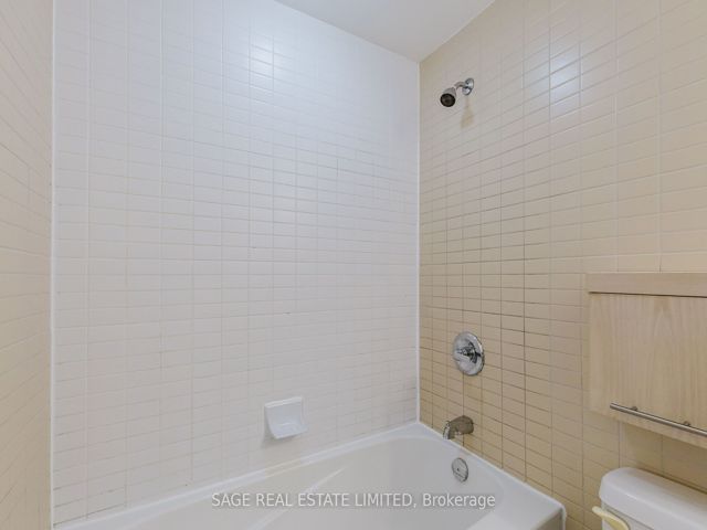 2805 - 25 Carlton St