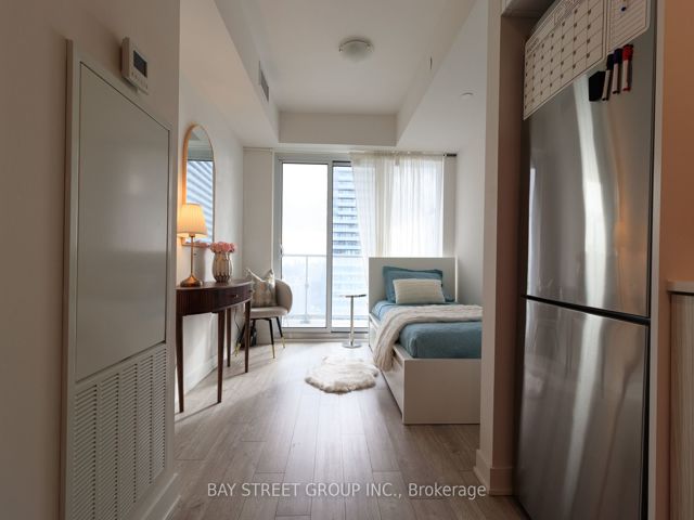 2807 - 195 Redpath Ave
