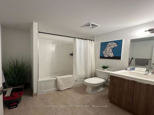 537 - 621 Sheppard Ave E