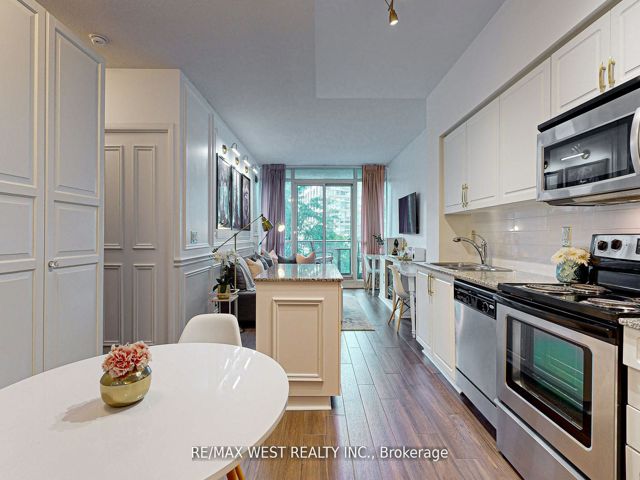 355 - 209 Fort York Blvd