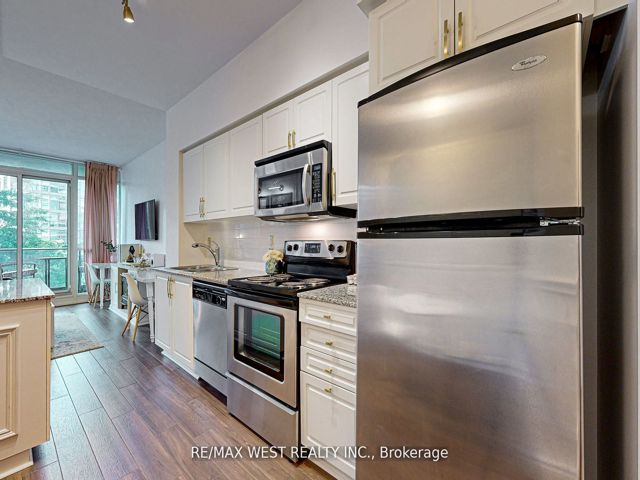 355 - 209 Fort York Blvd