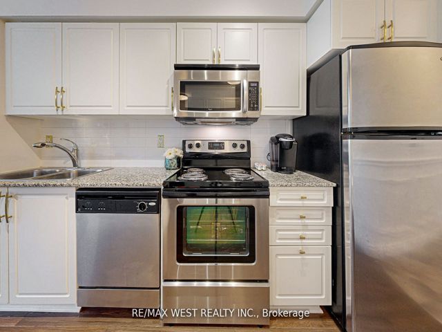 355 - 209 Fort York Blvd