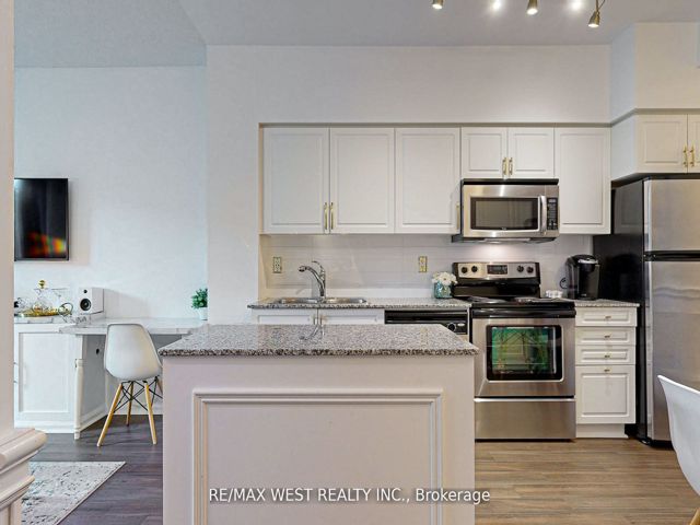 355 - 209 Fort York Blvd