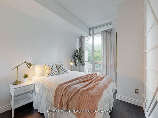 355 - 209 Fort York Blvd
