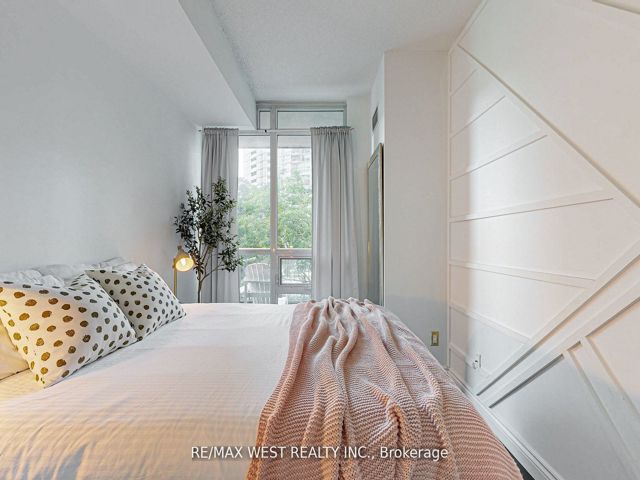 355 - 209 Fort York Blvd