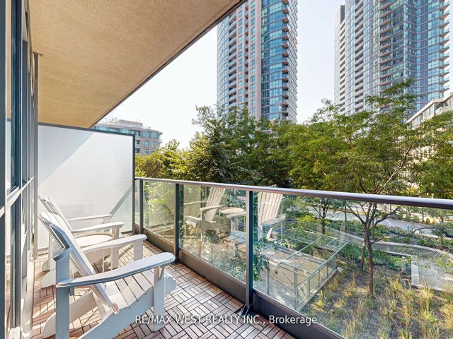355 - 209 Fort York Blvd