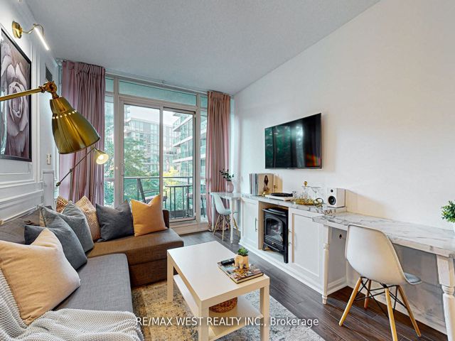 355 - 209 Fort York Blvd