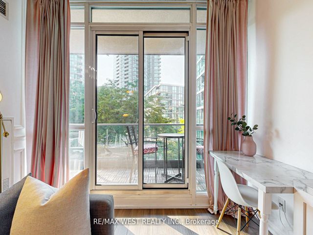 355 - 209 Fort York Blvd