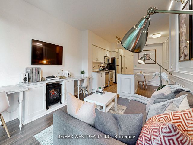 355 - 209 Fort York Blvd
