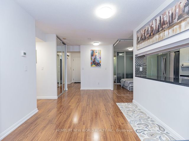 1050 - 111 Elizabeth St