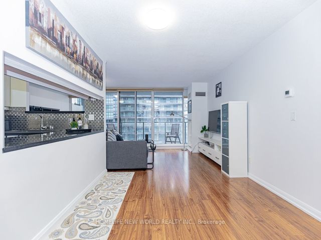 1050 - 111 Elizabeth St
