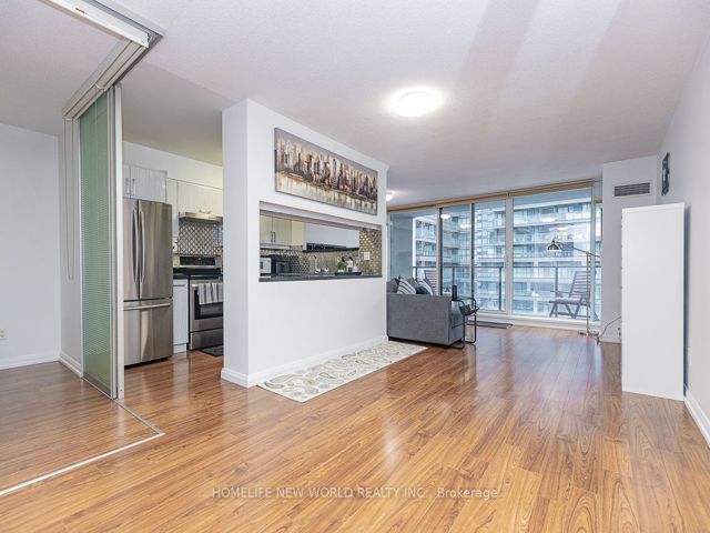 1050 - 111 Elizabeth St