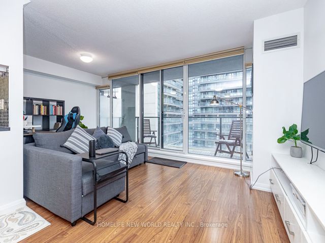 1050 - 111 Elizabeth St