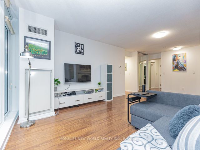 1050 - 111 Elizabeth St