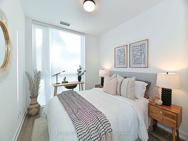 401 - 5180 Yonge St
