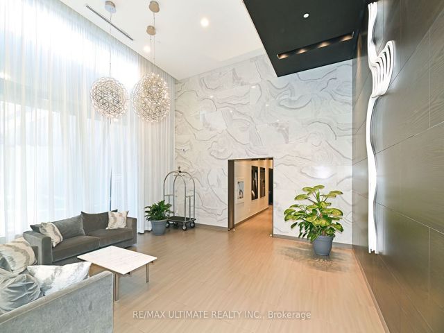 401 - 5180 Yonge St