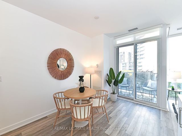 401 - 5180 Yonge St