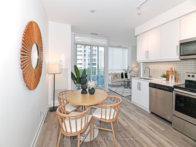 401 - 5180 Yonge St