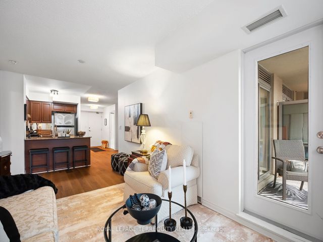 216 - 225 Wellesley St E