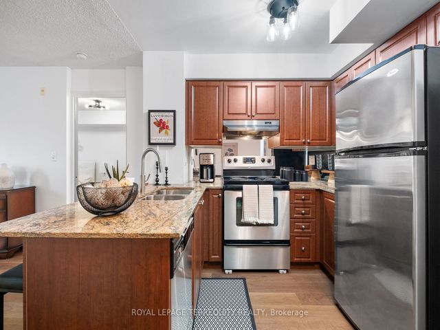 216 - 225 Wellesley St E