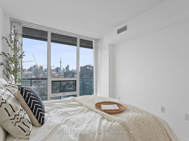 1201E - 36 Lisgar St