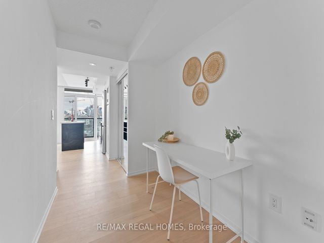 1201E - 36 Lisgar St
