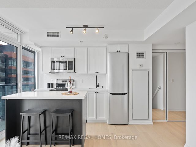 1201E - 36 Lisgar St