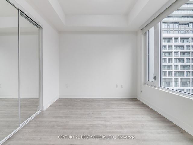 619 - 158 Front St
