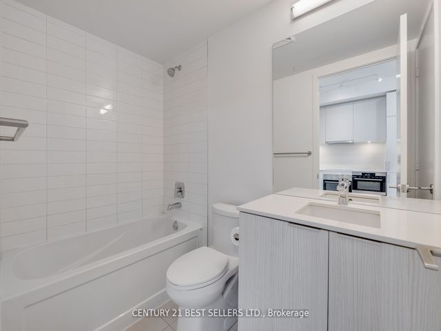 619 - 158 Front St