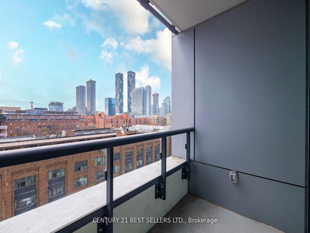 619 - 158 Front St