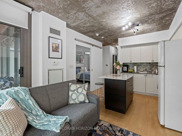 507 - 22 Wellesley St E