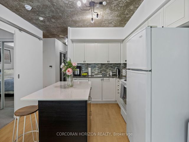 507 - 22 Wellesley St E