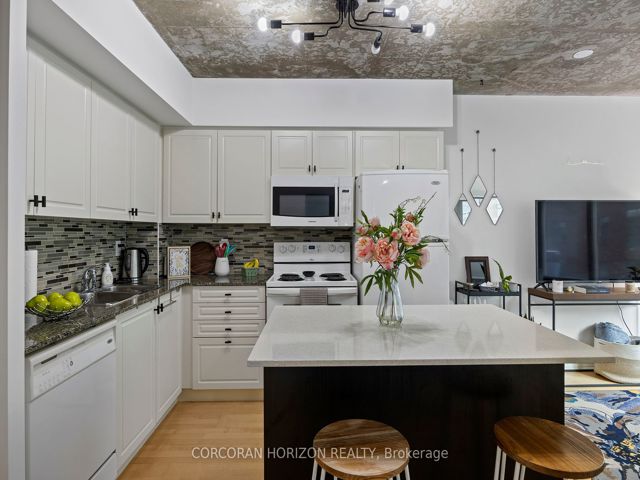507 - 22 Wellesley St E