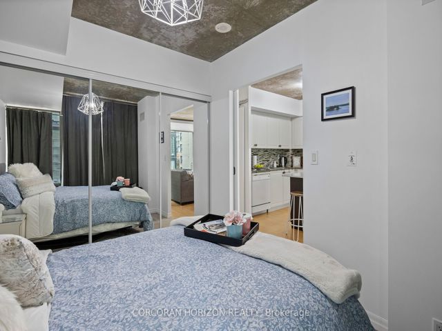 507 - 22 Wellesley St E